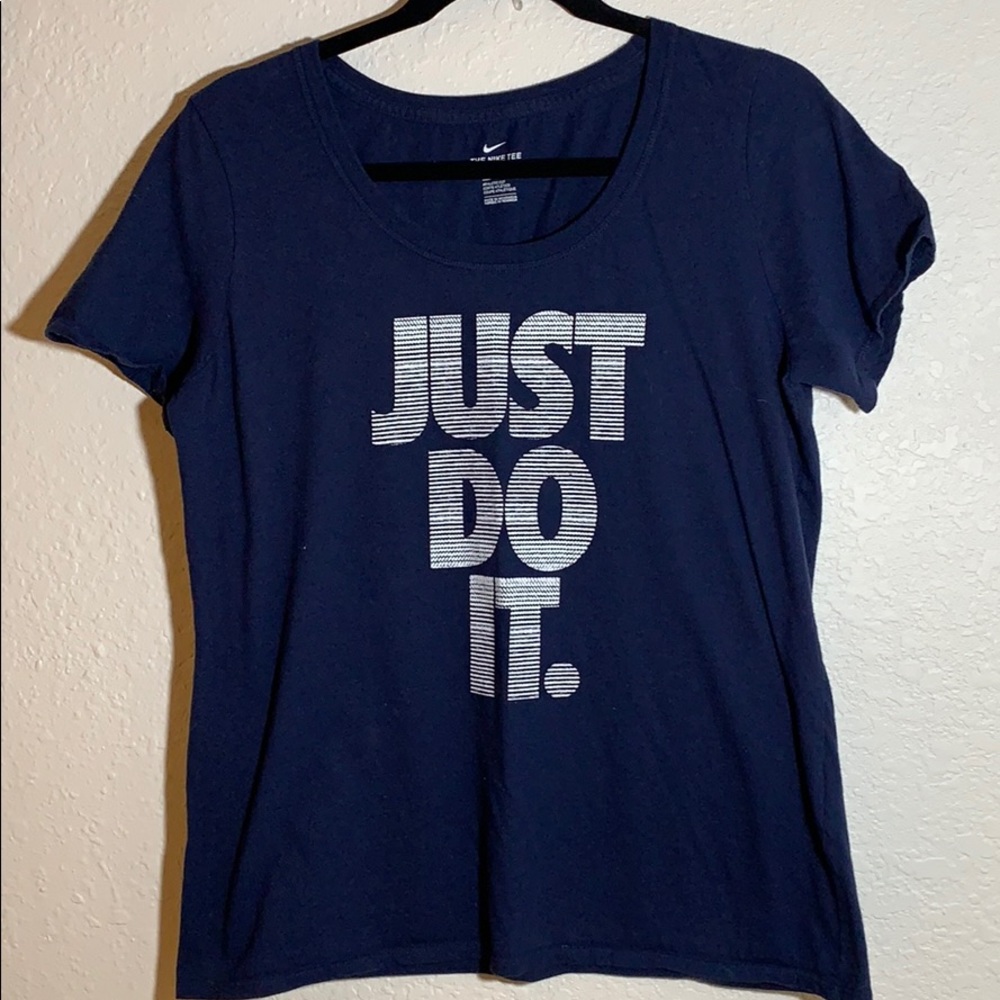 Nike woman  Crew Neck Short Sleeve T-Shirt